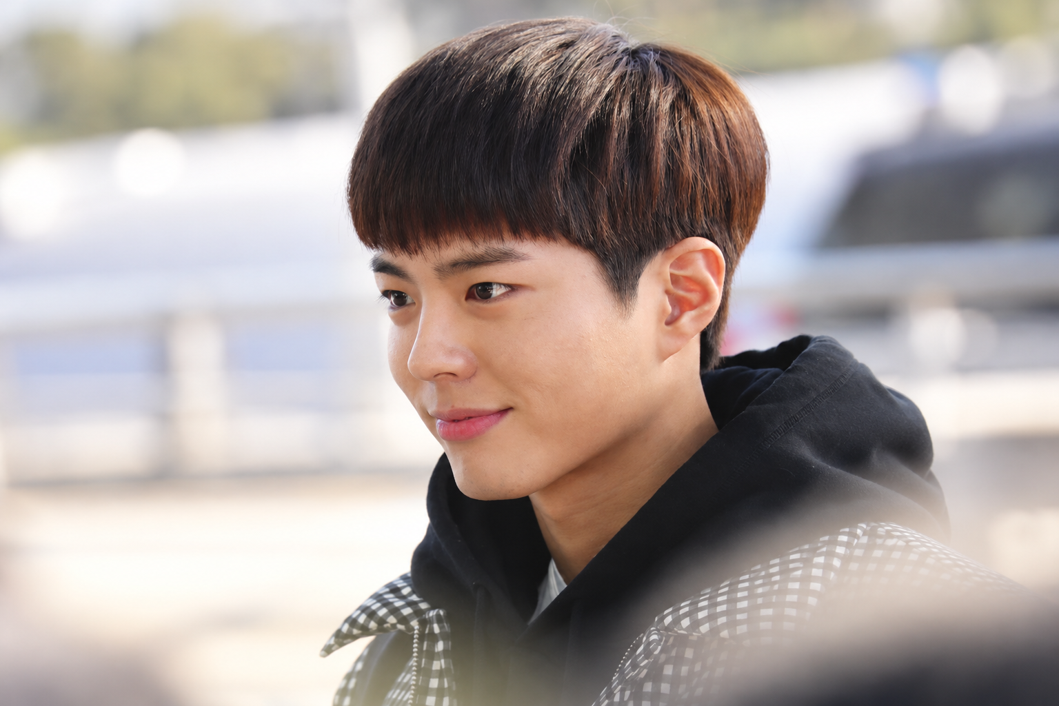 Park Bo Gum (sinh năm 1993 tại Seoul) được khán giả châu Á yêu mến với danh xưng "em trai quốc dân" và "chàng rể quốc dân"