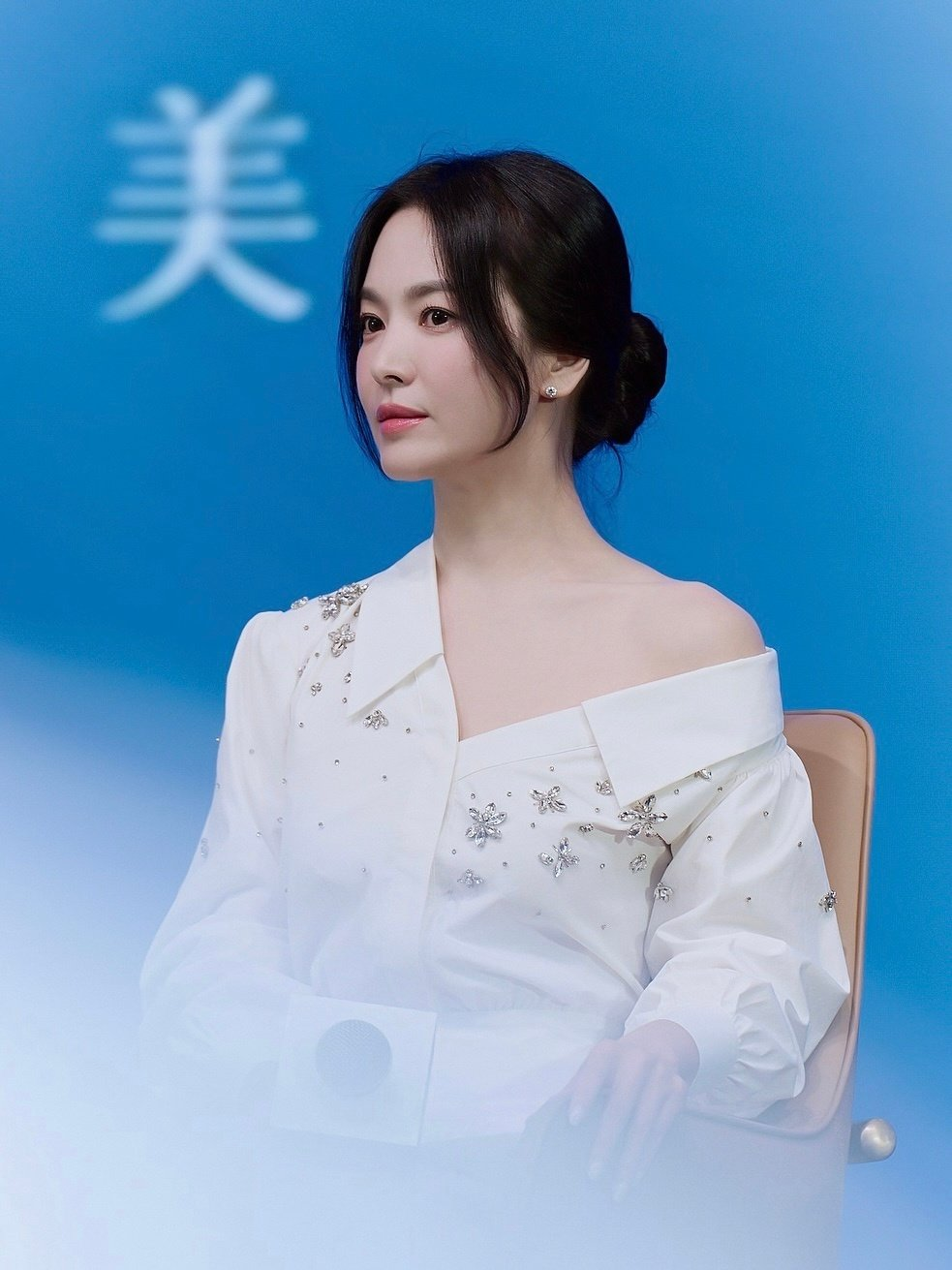Song Hye Kyo (sinh năm 1981 tại Daegu) ghi dấu ấn với vai Eun Seo trong Trái tim mùa thu (2000)