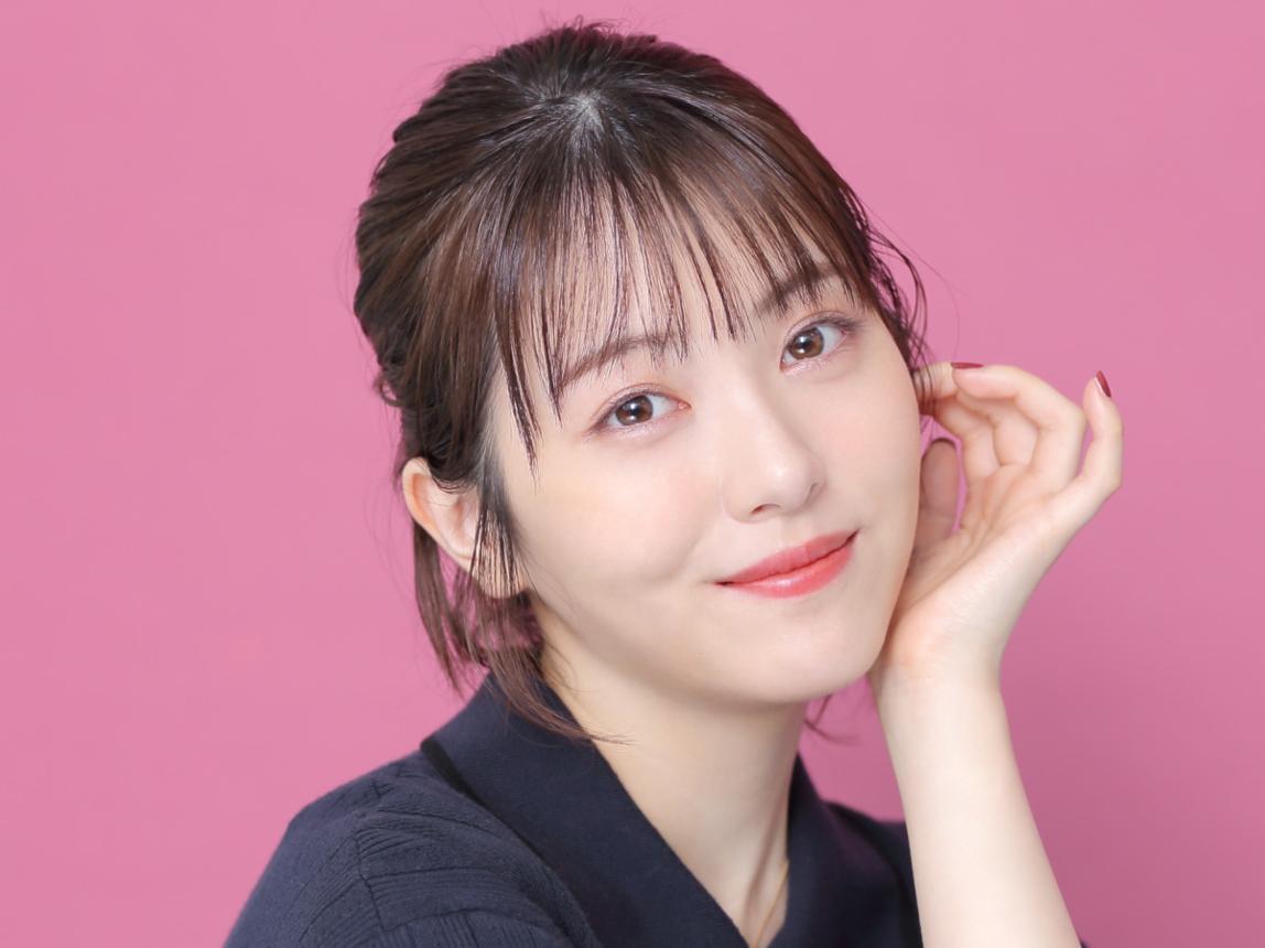 (写真)浜辺美波が25歳に! 振袖、ハイトーンヘアの制服姿…20代の貴重オフショットをイッキ見 - エンタメ - コラム |クランクイン!