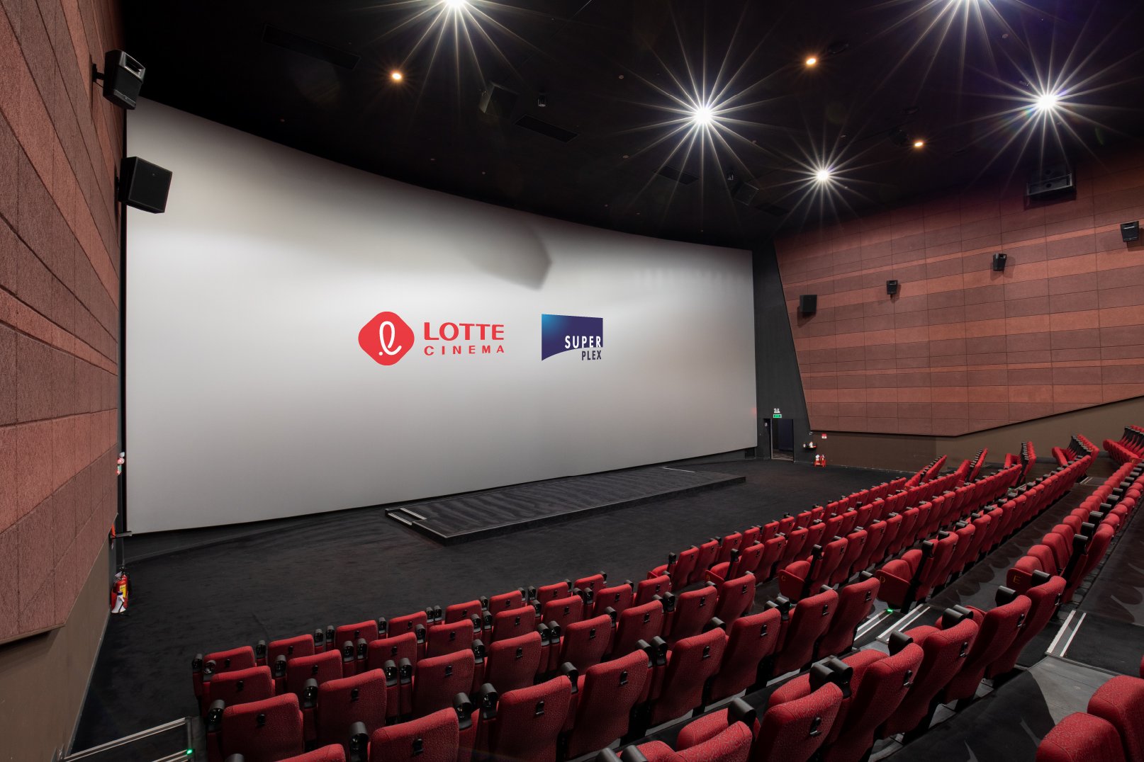 Giá vé xem phim rạp Lotte Cinema dao động trong khoảng 40.000 - 100.000 VNĐ