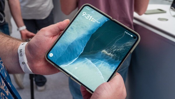 Phiên bản Google Pixel 11 Pro Fold có thiết kế khác biệt