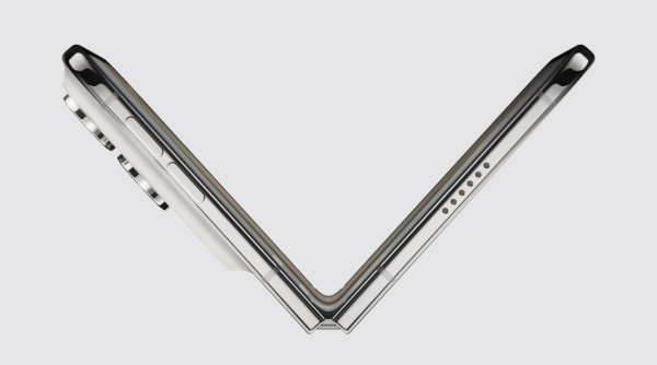 Thao tác gập thực tế trên iPhone Duo