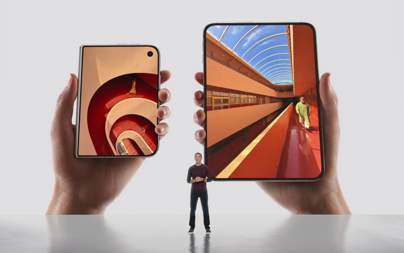Cảm biến vân tay Touch ID tích hợp ở nút sườn giúp mở khóa iPhone Duo tiện lợi ở cả hai trạng thái gập và mở