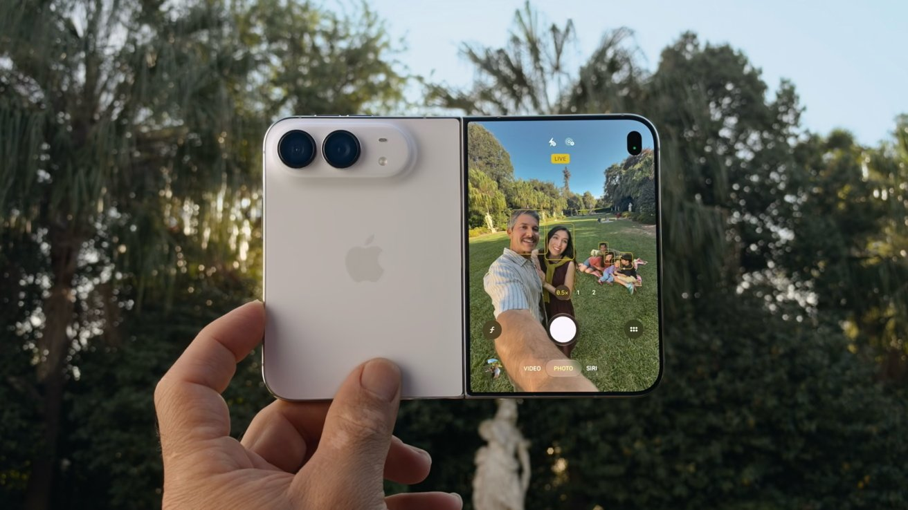iPhone Duo cho thấy một cách tiếp cận toàn diện khi kết hợp khung titan với bản lề chính xác, tấm gia cường titan và nhiều lớp bảo vệ khác