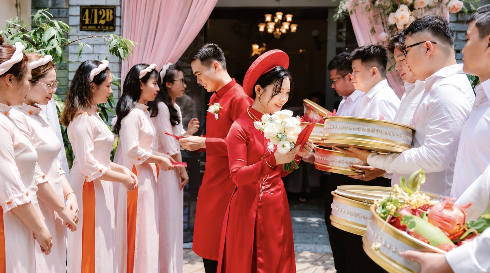 Khi lễ ăn hỏi và xin dâu được tổ chức cùng ngày, hai gia đình cần thống nhất trình tự để tránh trùng lặp nội dung phát biểu