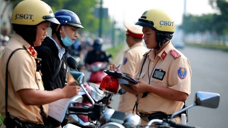 Quy định về mức phạt khi tham gia giao thông không có bằng lái xe máy 
