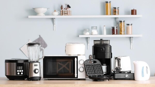Một số dụng cụ nhà bếp và thiết bị hỗ trợ nấu ăn