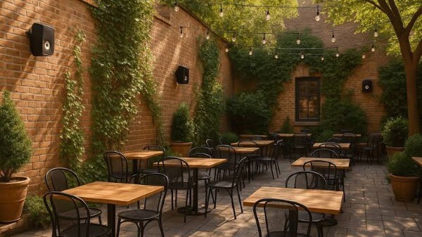 Chọn loa cho quán cafe sân vườn