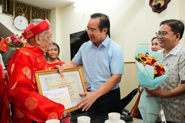 Những lời chúc mừng thọ 70 tuổi dành cho ông bà, cha mẹ đầy trang trọng
