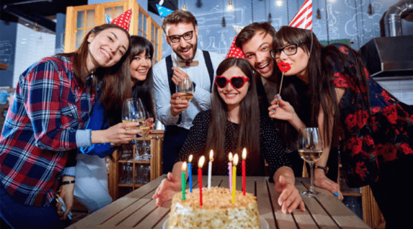 Những lời chúc sinh nhật hài hước, lầy lội cho bạn thân 