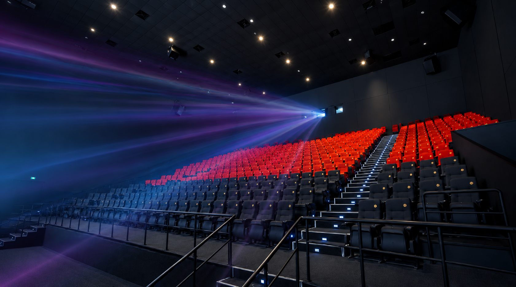 Máy chiếu kép và công nghệ IMAX with Laser giúp cải thiện độ sáng, độ tương phản và độ chi tiết hình ảnh.
