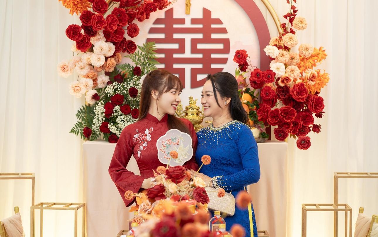 Mẹ cô dâu gửi gắm tình yêu thương và những lời nhắn nhủ ý nghĩa đến con gái trong ngày trọng đại