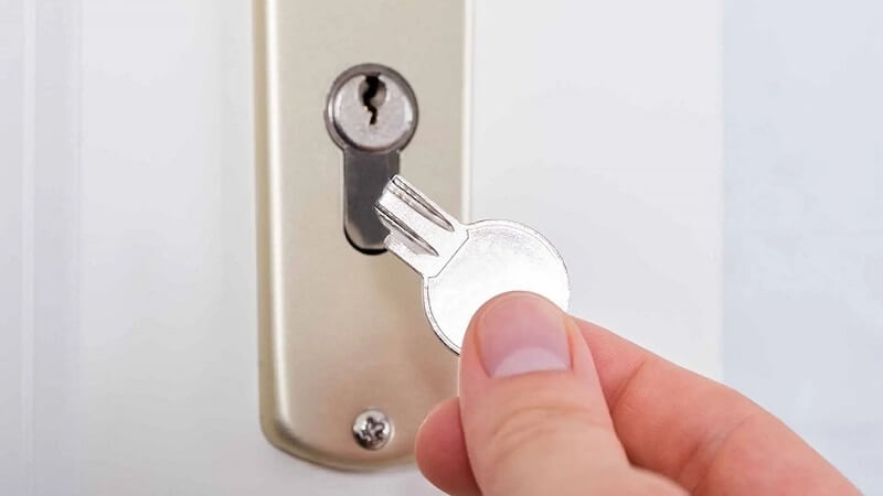 Chìa khóa dễ gãy sau thời gian dài sử dụng do bị cong, mòn hoặc yếu