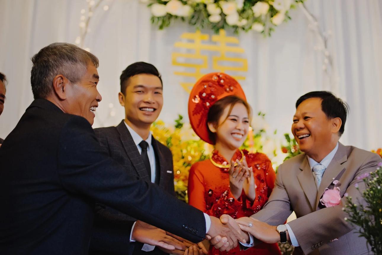 Những lời phát biểu chân thành, ít câu từ cầu kỳ vẫn có thể mang đến nhiều cảm xúc trong lễ ăn hỏi
