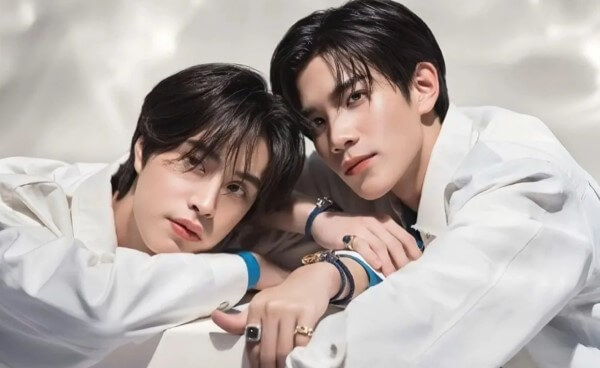 Cặp đôi Gemini – Fourth