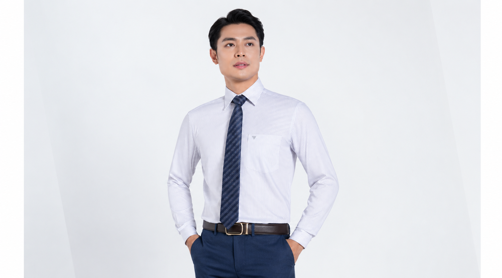 Một chiếc áo sơ mi với chất liệu thoải mái sẽ giúp bố tăng thêm sự tự tin khi diện nó vào những dịp quan trọng