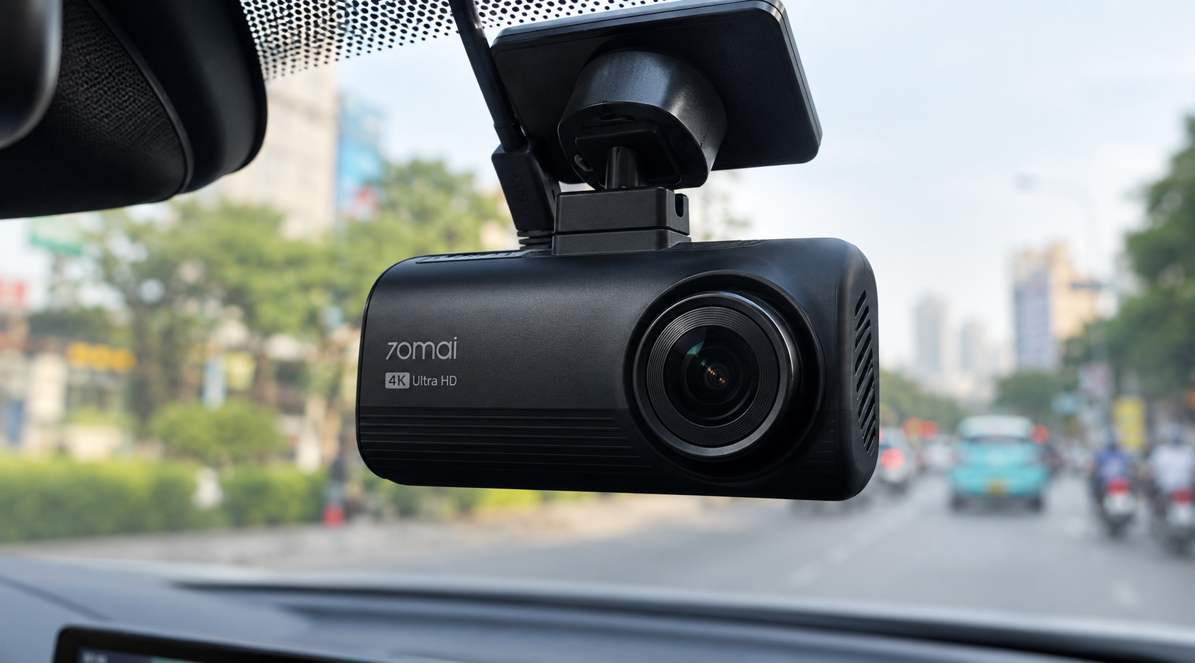 Một chiếc camera hành trình ô tô sẽ khiến bố thêm phần an tâm vững tay lái, và có một "trợ lý" cảnh báo giao thông thông minh trên mọi cung đường.