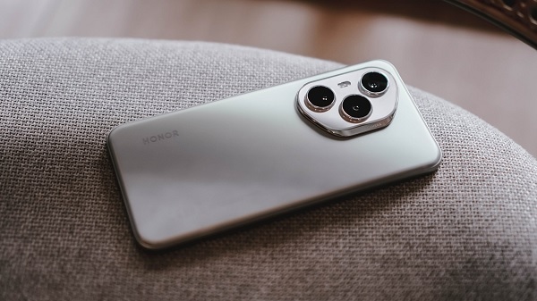 HONOR 400 Pro 5G sở hữu thiết kế cong 4 cạnh mềm mại và tinh tế