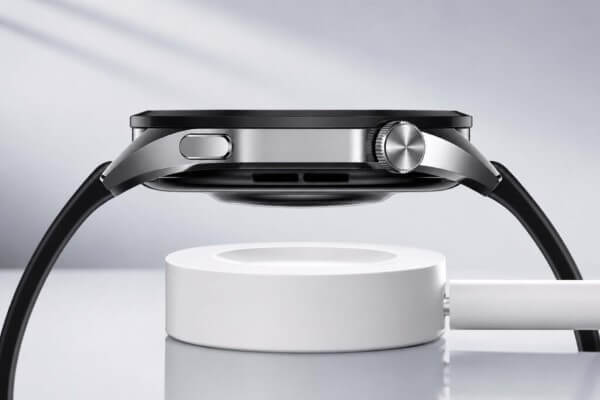 Huawei Watch GT 6 Pro cũng hỗ trợ sạc không dây bằng đế sạc
