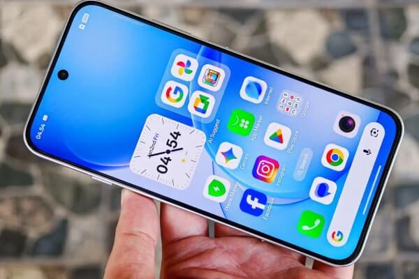 OPPO Reno16 F sở hữu màn hình AMOLED 6,57 inch, 1.5K và tần số quét 120Hz