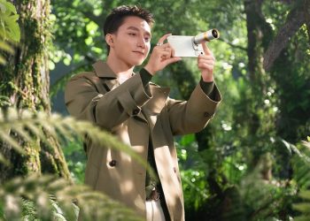 Sơn Tùng M-TP trên tay OPPO Find X10 Series, hé lộ diện mạo flagship mới đầy cuốn hút