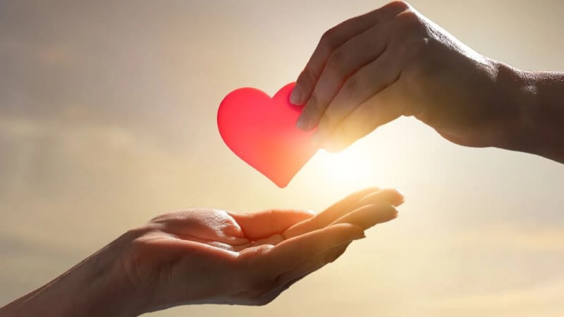 Tổng hợp những status tâm trạng về tình yêu, chạm đến trái tim