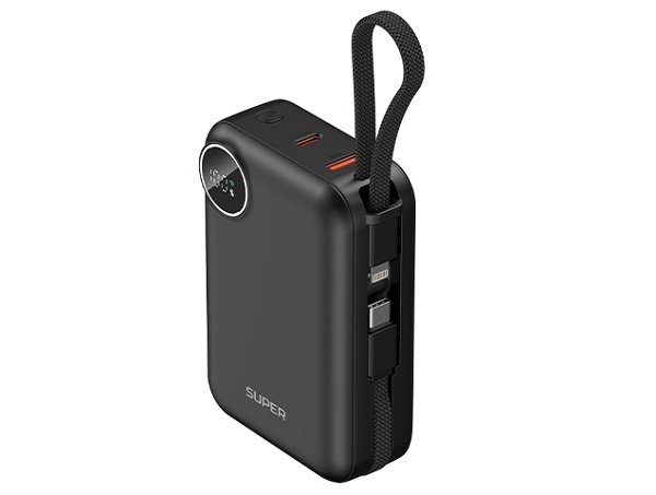 Super Max PB05S nổi bật với công suất 22,5W, màn hình LED và cáp USB-C, Lightning tích hợp tiện lợi.