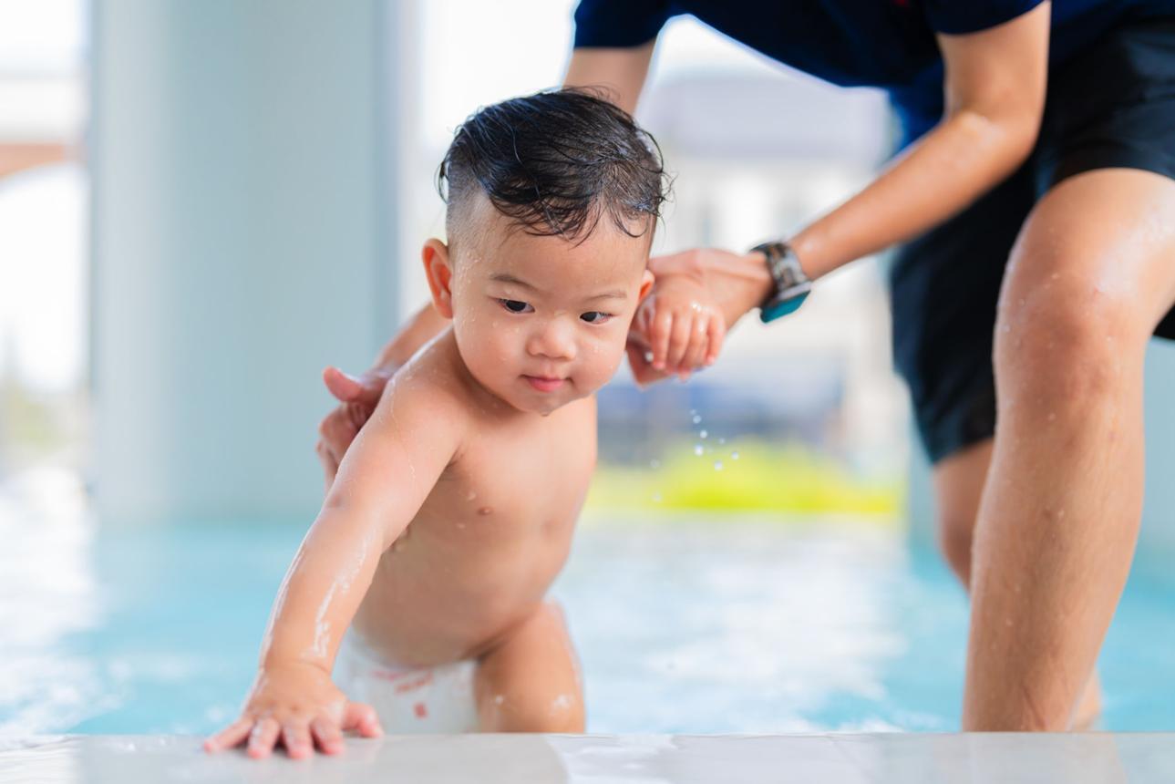 Theo sổ mơ dân gian, tình huống trẻ rơi xuống nước thường được gắn với số 70, 75
