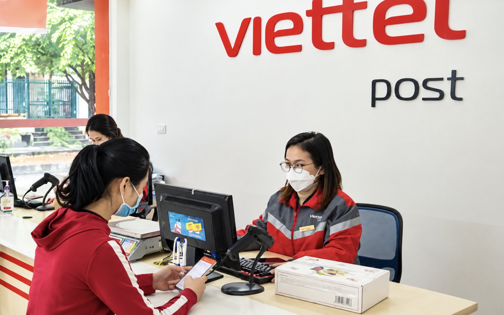 Khách hàng có thể lựa chọn điểm giao dịch Viettel Post theo khu vực để thuận tiện gửi và nhận bưu phẩm