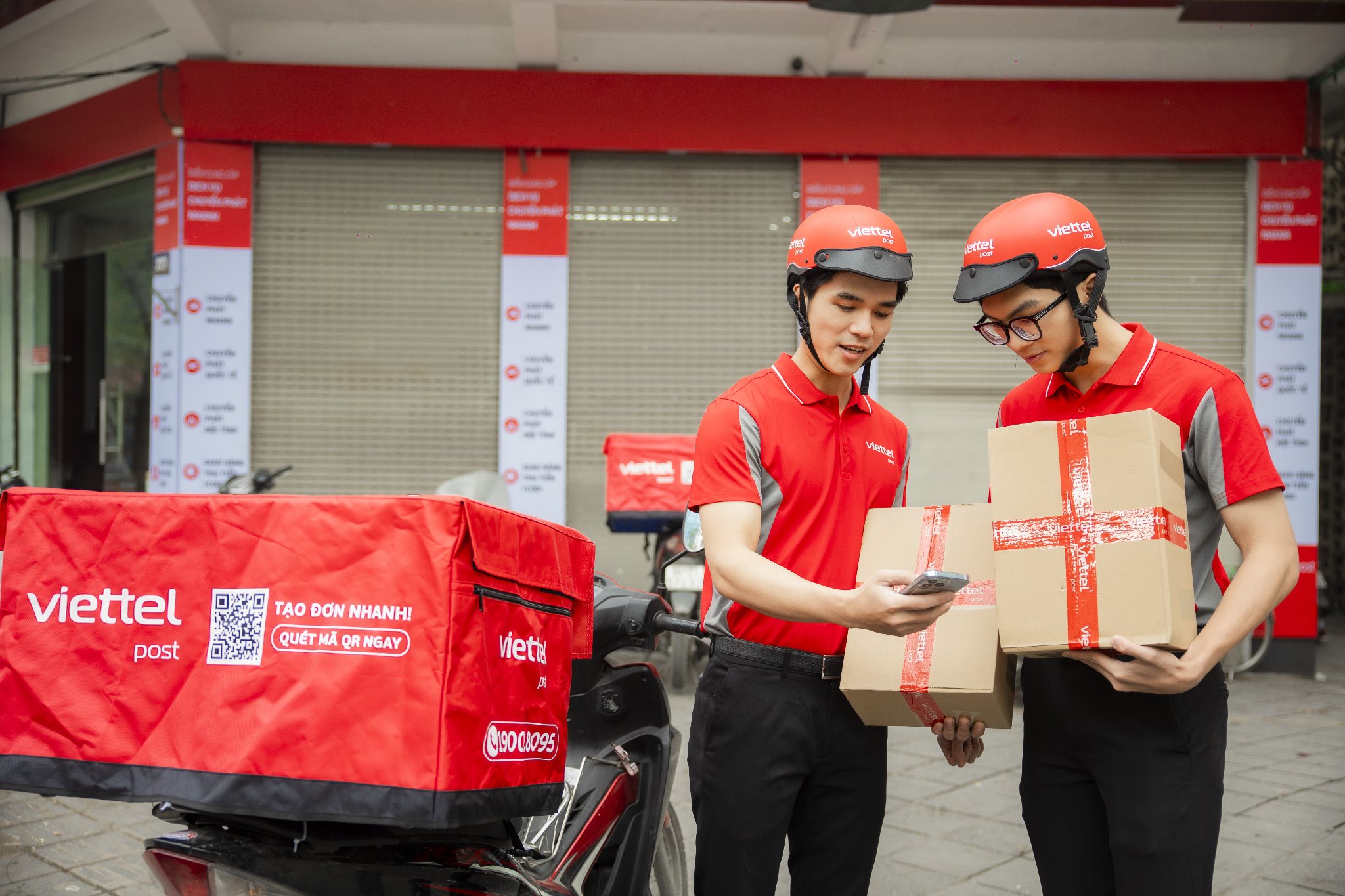 Khách hàng có thể liên hệ tổng đài Viettel Post để được hỗ trợ về bưu cục, vận đơn và dịch vụ giao nhận