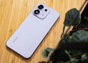 Trên tay HONOR 600S 5G: Pin 8.100mAh, chống rơi 2,5m có gì đáng chú ý?