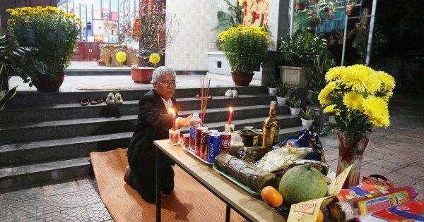 Mẫu bài văn khấn đầy đủ theo lối cổ truyền
