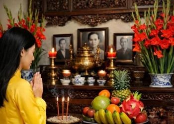 Văn khấn mùng 2 Tết 2027 Đinh Mùi: Đủ bài gia tiên thần linh