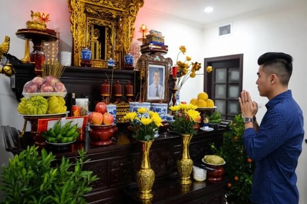 Mẫu văn khấn Gia tiên ngày mùng 1