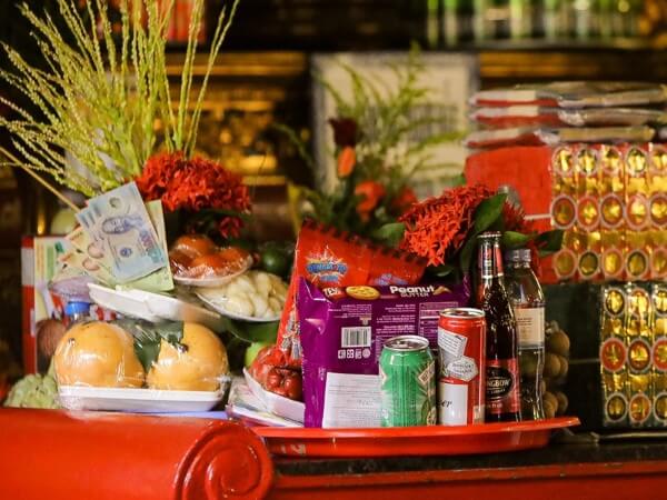 Những lưu ý khi đi lễ Phủ Tây Hồ thành tâm và thuận lợi