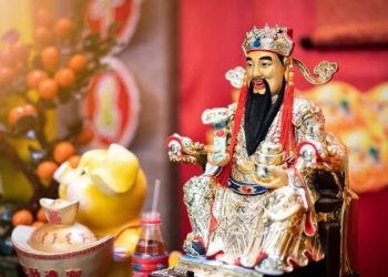 Văn khấn Thần Tài hàng ngày đầy đủ, chuẩn nhất cho người kinh doanh