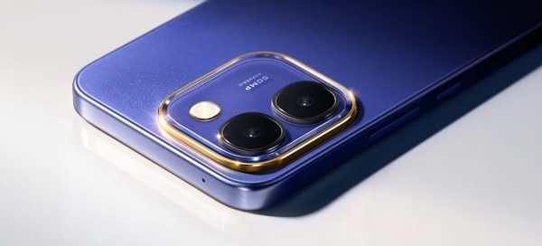 Vivo Y600 được trang bị viên pin 10.000mAh, hỗ trợ sạc nhanh có dây 44W và sạc ngược thông qua cổng USB-C